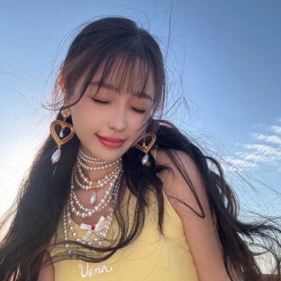 青山绿水那朵云海报